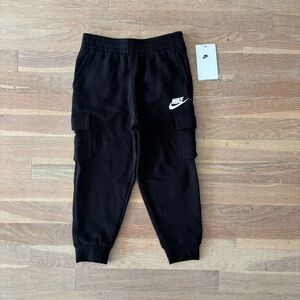 Boys Black Nike Jogger Sweatpants Size 5 NWT